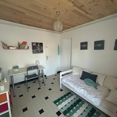 Beautiful For 8 People With Pool * גוז'אן-מסטרה